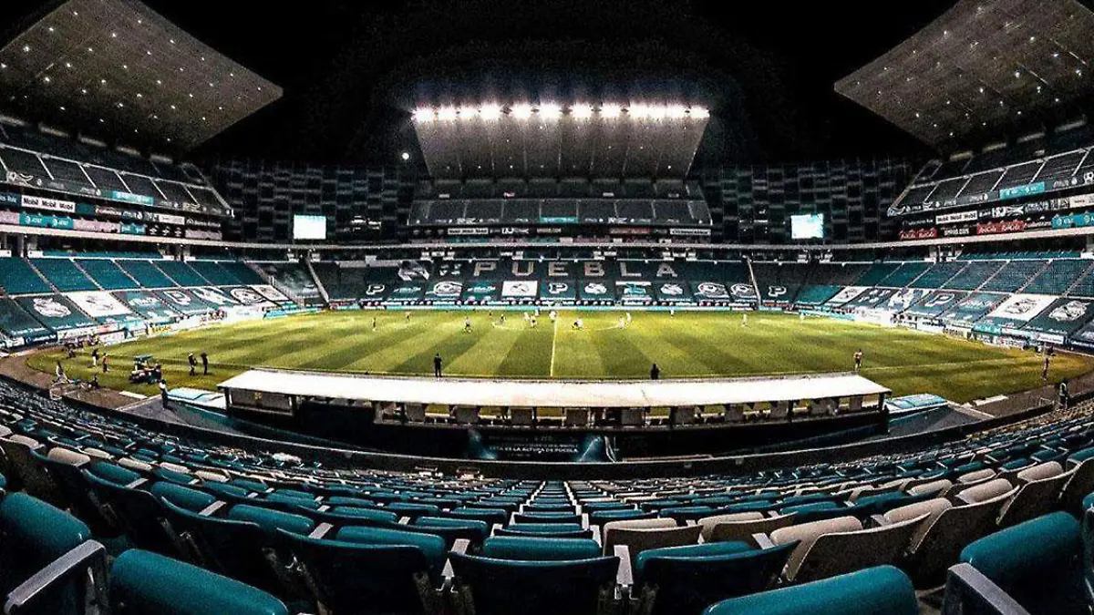 Las puertas en el Estadio Cuauhtémoc se abren en el Estadio Cuauhtémoc